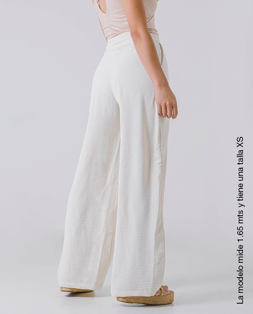Pantalon Beige Con Bolsillos Silueta Ancha
