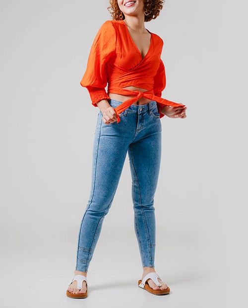 Jean Skinny Tiro Medio Azul Claro Stretch