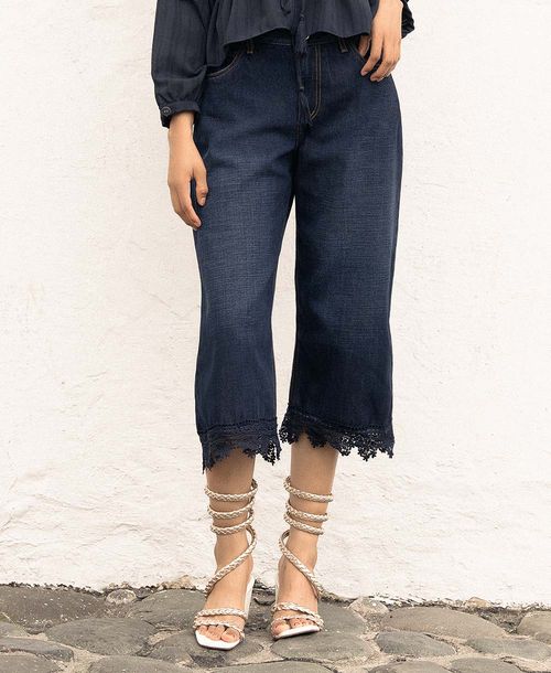 Jean Culotte oscuro con encaje en bota