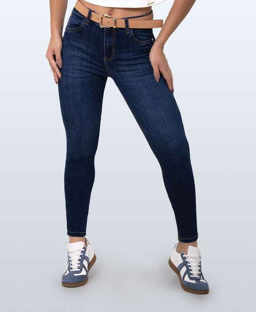 Jean Skinny oscuro tiro medio